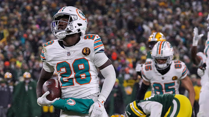 Despite the Dolphins' struggles, running back De'Von Achane has been a solid contributor in both the running and passing game. Despite the Dolphins' struggles, running back De'Von Achane has been a solid contributor in both the running and passing game.