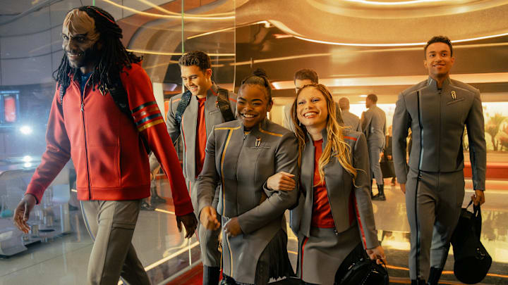 L-R: Karim Diané as Jay-Den, George Hawkins as Darem, Kerrice Brooks as SAM, Bella Shepard as Genesis, and Sandro Rosta as Caleb in season 1, episode 5, of Star Trek: Starfleet Academy streaming on Paramount+. Photo Credit: John Medland/Paramount+