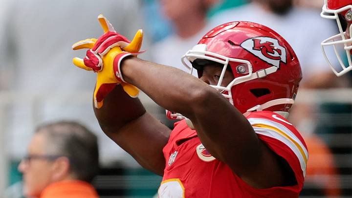 Sep 27, 2026; Miami Gardens, Florida, USA; Kansas City Chiefs running back Kenneth Walker III (9) celebrates after scoring a touchdown against the Miami Dolphins during the first quarter at Hard Rock Stadium. Mandatory Credit: Sam Navarro-Imagn Images Sep 27, 2026; Miami Gardens, Florida, USA; Kansas City Chiefs running back Kenneth Walker III (9) celebrates after scoring a touchdown against the Miami Dolphins during the first quarter at Hard Rock Stadium. Mandatory Credit: Sam Navarro-Imagn Images