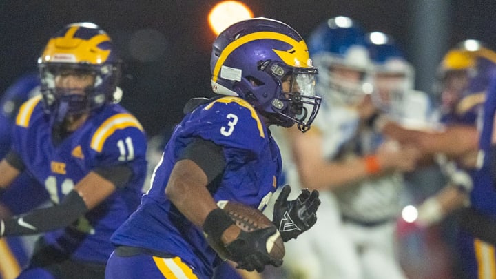 New Berlin Eisenhower senior Vidal Spivey (3) has been voted High School on SI Wisconsin's Top Running Back Entering 2025