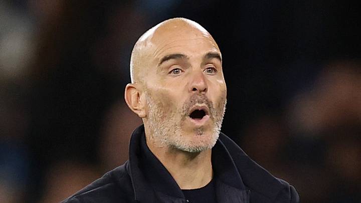 Manchester City's Enzo Maresca shouts directions