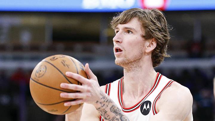 Mar 23, 2026; Chicago, Illinois, USA; Chicago Bulls forward Matas Buzelis (14) shoots against the Houston Rockets during the second half at United Center. Mandatory Credit: Kamil Krzaczynski-Imagn Images