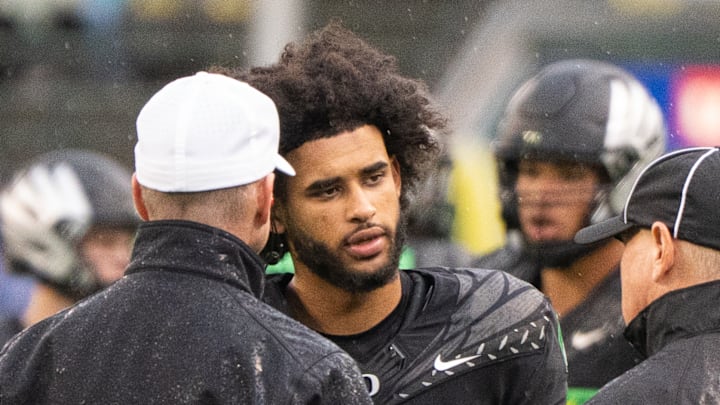 Injury Oregon Quarterback Dante Moore Brock Thomas ducks wisconsin badgers autzen stadium walk on eugene win dan lanning big ten Injury Oregon Quarterback Dante Moore Brock Thomas ducks wisconsin badgers autzen stadium walk on eugene win dan lanning big ten