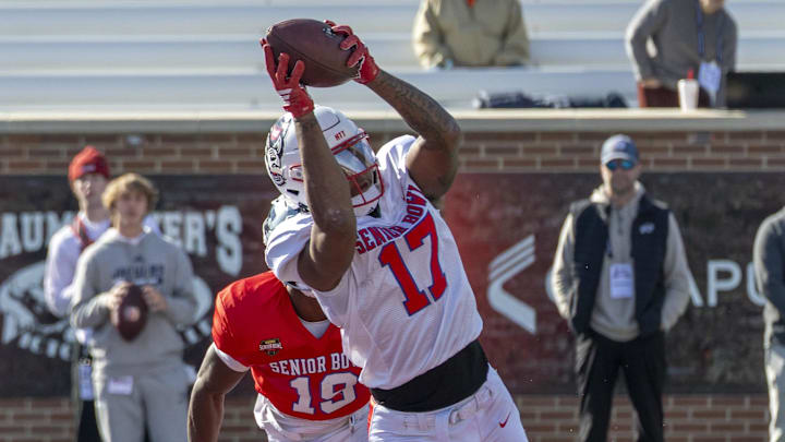 Jan 29, 2026; Mobile, AL, USA; National tight end Justin Joly (17) of North Carolina State grabs a touchdown during National Senior Bowl practice at Hancock Whitney Stadium. Mandatory Credit: Vasha Hunt-Imagn Images Jan 29, 2026; Mobile, AL, USA; National tight end Justin Joly (17) of North Carolina State grabs a touchdown during National Senior Bowl practice at Hancock Whitney Stadium. Mandatory Credit: Vasha Hunt-Imagn Images