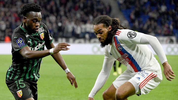 Kalimuendo devrait être titulaire alors que Denayer est encore trop juste pour commencer.