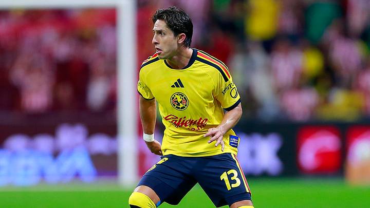 Alan Cervantes estuvo en el Clásico Nacional, pero ahora estará fuera por una lesión muscular Alan Cervantes estuvo en el Clásico Nacional, pero ahora estará fuera por una lesión muscular