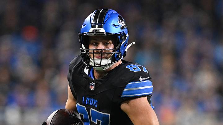 Detroit Lions tight end Sam LaPorta (87) runs upfield Detroit Lions tight end Sam LaPorta (87) runs upfield