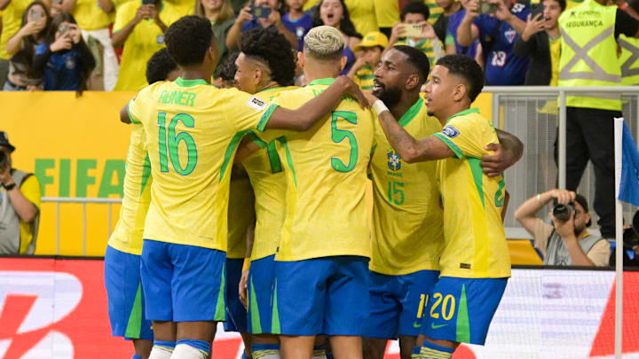 Brasil goleou o Peru no último jogo Brasil goleou o Peru no último jogo