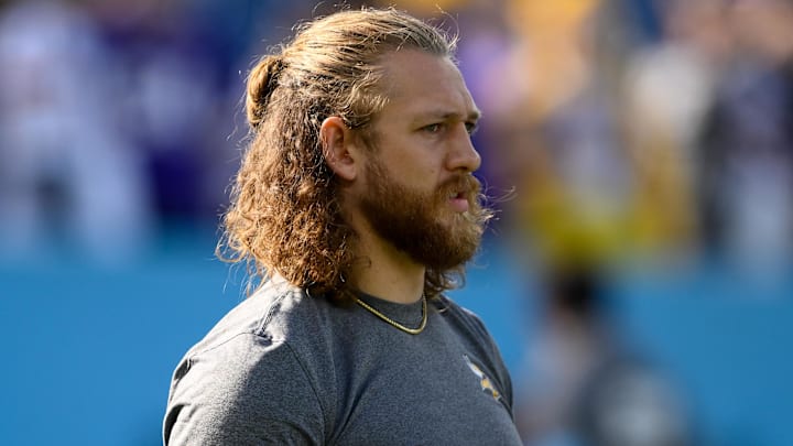 Nov 17, 2024; Nashville, Tennessee, USA; Minnesota Vikings tight end T.J. Hockenson (87) warms up before a game against the Tennessee Titans at Nissan Stadium. Mandatory Credit: Steve Roberts-Imagn Images Nov 17, 2024; Nashville, Tennessee, USA; Minnesota Vikings tight end T.J. Hockenson (87) warms up before a game against the Tennessee Titans at Nissan Stadium. Mandatory Credit: Steve Roberts-Imagn Images