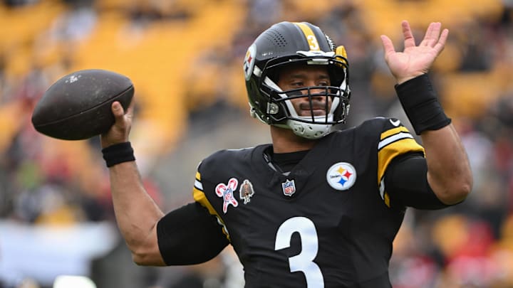 Pittsburgh Steelers quarterback Russell Wilson warms up for a game.