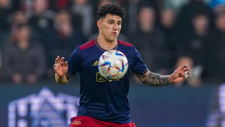 Se destapó que Cruz Azul estaría buscando repatriar a Jorge Sánchez, quien milita en el Porto de Portugal, a préstamo desde el Ajax Ámsterdam de los Países Bajos. Se destapó que Cruz Azul estaría buscando repatriar a Jorge Sánchez, quien milita en el Porto de Portugal, a préstamo desde el Ajax Ámsterdam de los Países Bajos.