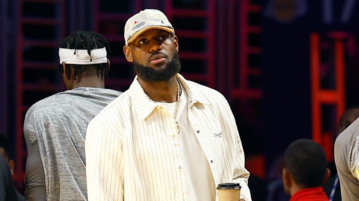 LeBron podría no regresar por el resto de temporada regular