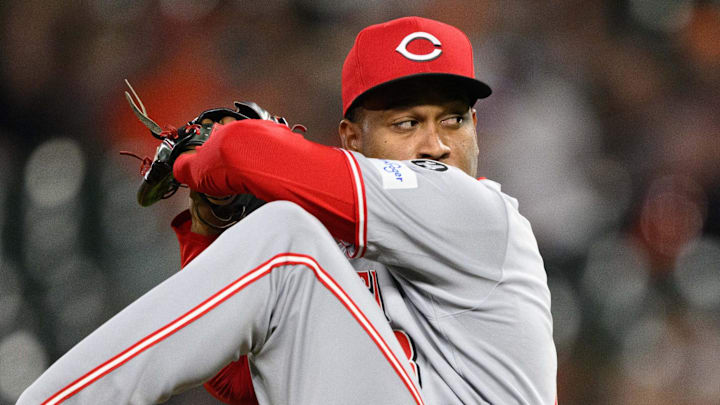 Cincinnati Reds pitcher Alexis Diaz (43) throws a pitch
