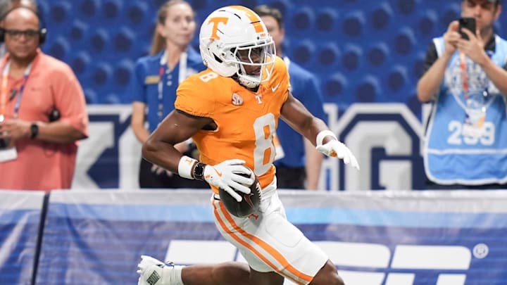Tennessee defensive back Colton Hood (8) recovers a fumble and runs it into the end zone for a touchdown during the Aflac Kickoff Game between the Volunteers and Syracuse held at Mercedes-Benz Stadium in Atlanta, Ga., on August 30, 2025.