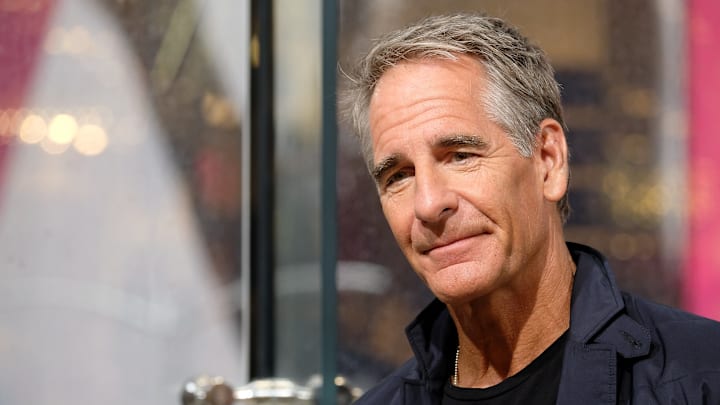 Scott Bakula Visits "Extra"