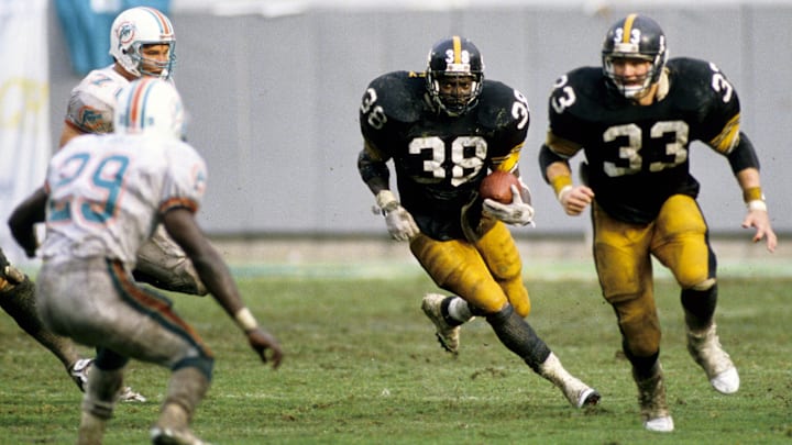 Nov 26, 1989; Miami, FL, USA; FILE PHOTO; Pittsburgh Steelers running back Tim Worley (38) in action against the Miami Dolphins at Joe Robbie Stadium. The Steelers defeated the Dolphins 34-14. Mandatory Credit: Imagn Images