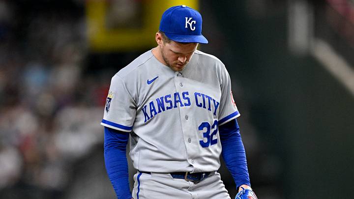 May 29, 2026; Arlington, Texas, USA;  Kansas City Royals starting pitcher Stephen Kolek (32) looks down as he pitches against the Texas Rangers during the fourth inning at Globe Life Field. Mandatory Credit: Jerome Miron-Imagn Images