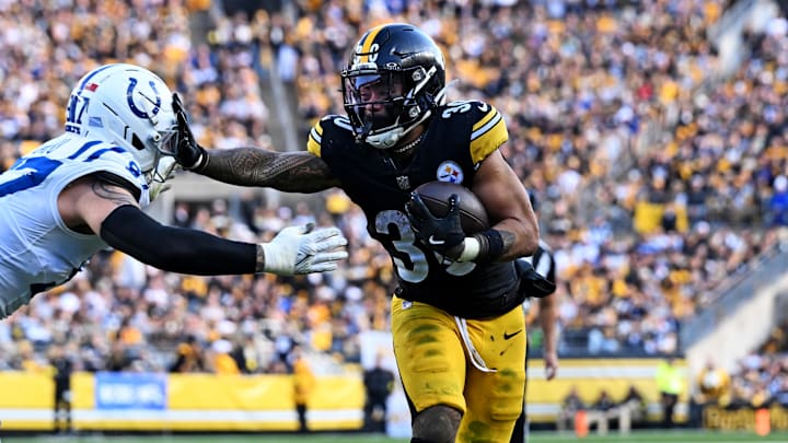 Nov 2, 2025; Pittsburgh, Pennsylvania, USA; Pittsburgh Steelers running back Jaylen Warren (30) scroes a touchdown during the second half against the Indianapolis Colts at Acrisure Stadium. Mandatory Credit: Barry Reeger-Imagn Images