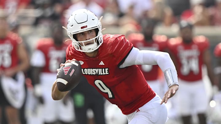 Sep 21, 2024; Louisville, Kentucky, USA; Louisville Cardinals quarterback Tyler Shough (9) looks to pass against the Georgia Tech Yellow Jackets during the first half at L&N Federal Credit Union Stadium. Louisville defeated Georgia Tech 31-19. Sep 21, 2024; Louisville, Kentucky, USA; Louisville Cardinals quarterback Tyler Shough (9) looks to pass against the Georgia Tech Yellow Jackets during the first half at L&N Federal Credit Union Stadium. Louisville defeated Georgia Tech 31-19.