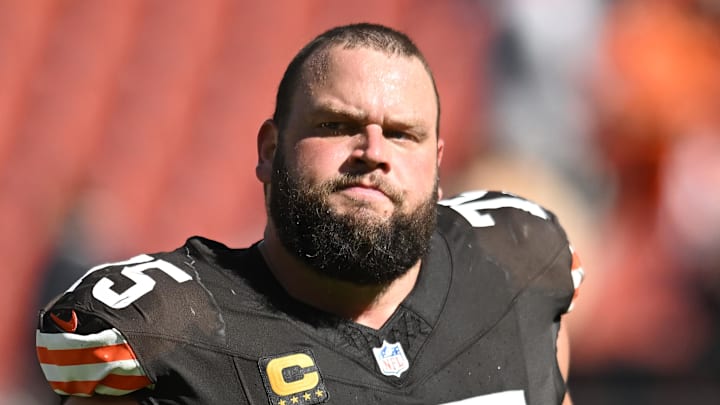Cleveland Browns guard Joel Bitonio