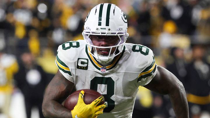 Green Bay Packers running back Josh Jacobs (8) runs for a touchdown against the Pittsburgh Steelers during the fourth quarter at Acrisure Stadium. Green Bay Packers running back Josh Jacobs (8) runs for a touchdown against the Pittsburgh Steelers during the fourth quarter at Acrisure Stadium.