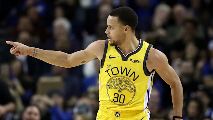 Curry buscará la marca histórica de triples este martes ante los Knicks