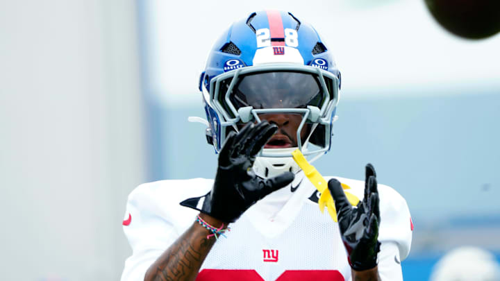 New York Giants - cornerback Cor'Dale Flott