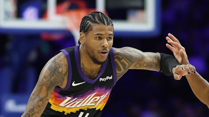 Jan 20, 2026; Philadelphia, Pennsylvania, USA; Phoenix Suns guard Jalen Green (4) controls the ball against Philadelphia 76ers guard Tyrese Maxey (0) during the first quarter at Xfinity Mobile Arena. Mandatory Credit: Bill Streicher-Imagn Images