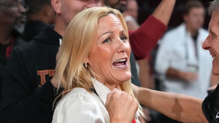 Jan 13, 2026; Los Angeles, California, USA; Southern California Trojans athletic director Jen Cohen (Jennifer Cohen), left, celebrates with head coach Eric Musselman after the game against the Maryland Terrapins at Galen Center. Mandatory Credit: Kirby Lee-Imagn Images