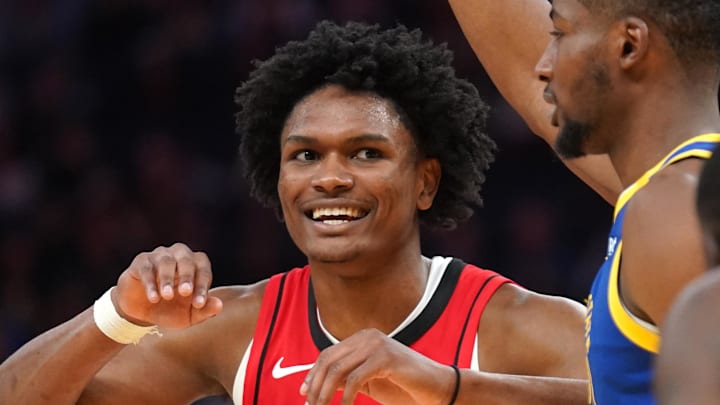 Apr 6, 2025; San Francisco, California, USA; Houston Rockets forward Amen Thompson (1) smiles before a jump ball against Golden State Warriors forward Jonathan Kuminga (00) in the fourth quarter at the Chase Center. Mandatory Credit: Cary Edmondson-Imagn Images Apr 6, 2025; San Francisco, California, USA; Houston Rockets forward Amen Thompson (1) smiles before a jump ball against Golden State Warriors forward Jonathan Kuminga (00) in the fourth quarter at the Chase Center. Mandatory Credit: Cary Edmondson-Imagn Images
