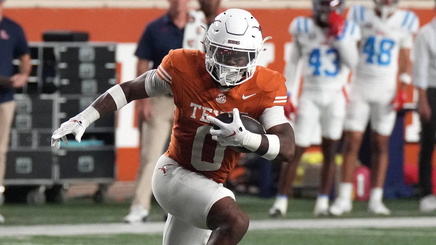 Where Texas Longhorns Rank in AP Top 25 After Taking Down Ole Miss
