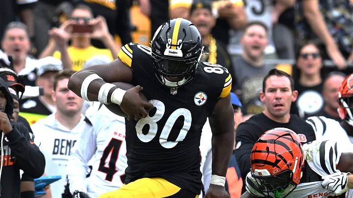 Pittsburgh Steelers tight end Darnell Washington Pittsburgh Steelers tight end Darnell Washington