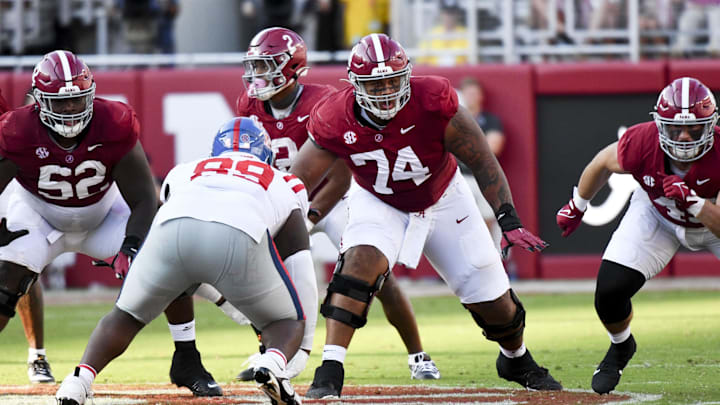 Kadyn Proctor (74) is one of the most highly rated tackles in the 2026 draft and one site seems him landing in Chicago.