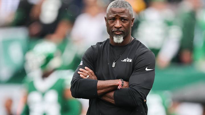 Sunday's season opener could come down to Jets HC Aaron Glenn avoiding one potentially fatal mistake. 
