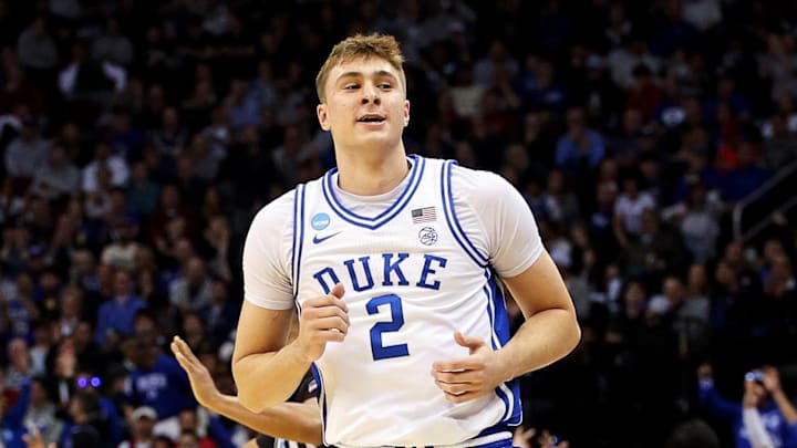 Mar 27, 2025; Newark, NJ, USA; Duke Blue Devils forward Cooper Flagg (2) shoots the ball during the first half against the Arizona Wildcats during an East Regional semifinal of the 2025 NCAA tournament at Prudential Center. Mandatory Credit: Vincent Carchietta-Imagn Images Mar 27, 2025; Newark, NJ, USA; Duke Blue Devils forward Cooper Flagg (2) shoots the ball during the first half against the Arizona Wildcats during an East Regional semifinal of the 2025 NCAA tournament at Prudential Center. Mandatory Credit: Vincent Carchietta-Imagn Images