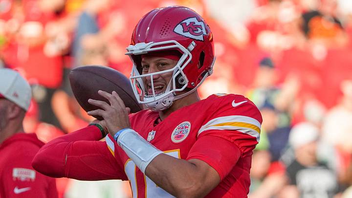 Kansas City Chiefs quarterback Patrick Mahomes (15)