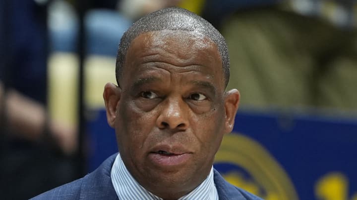 Jan 17, 2026; Berkeley, California, USA; North Carolina Tar Heels head coach Hubert Davis before the game against the California Golden Bears at Haas Pavilion. Mandatory Credit: Darren Yamashita-Imagn Images Jan 17, 2026; Berkeley, California, USA; North Carolina Tar Heels head coach Hubert Davis before the game against the California Golden Bears at Haas Pavilion. Mandatory Credit: Darren Yamashita-Imagn Images