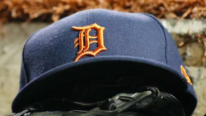 Detroit Tigers hat and glove Detroit Tigers hat and glove