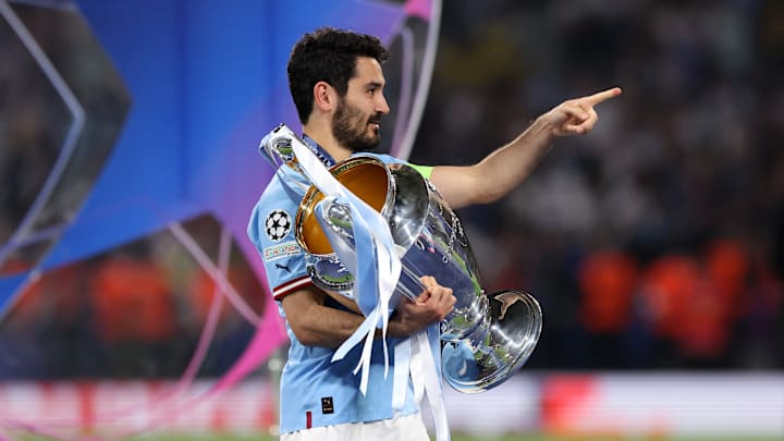 O meia conquistou a Tríplice Coroa pela City na temporada passada