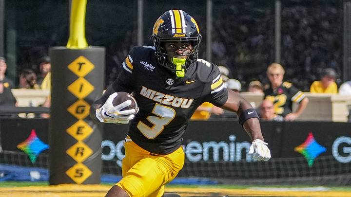 Missouri wide receiver Damarion Fowlkes runs the ball against Texas A&M. Missouri wide receiver Damarion Fowlkes runs the ball against Texas A&M.