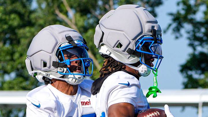 Detroit Lions cornerback Keith Abney II (28), right, practices with cornerback Khalil Dorsey (30) at training camp Detroit Lions cornerback Keith Abney II (28), right, practices with cornerback Khalil Dorsey (30) at training camp