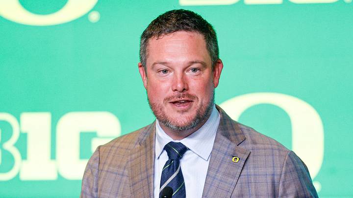 Jul 29, 2026; Chicago, IL, USA; Oregon Football head coach Dan Lanning speaks during Big Ten Media Days at Hilton Chicago. Jul 29, 2026; Chicago, IL, USA; Oregon Football head coach Dan Lanning speaks during Big Ten Media Days at Hilton Chicago.