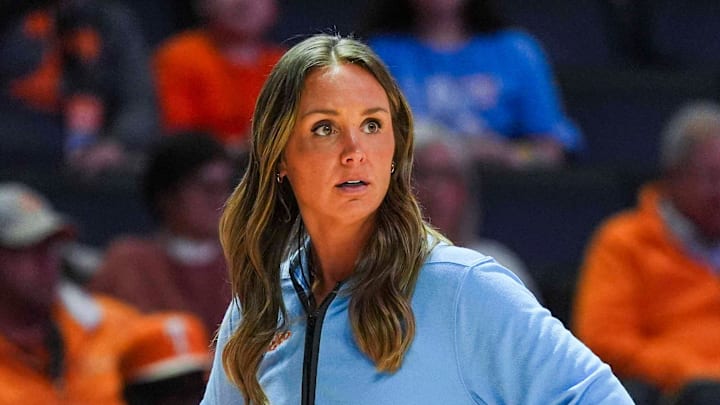 Tennessee coach Kim Caldwell Tennessee coach Kim Caldwell