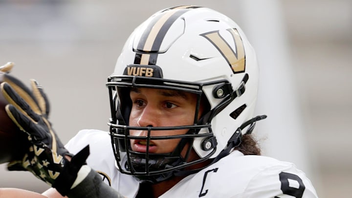 Vanderbilt tight end Eli Stowers