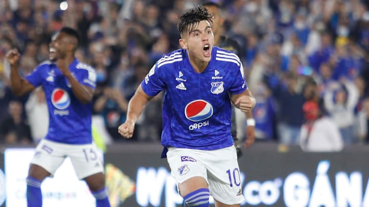 Colombiano tem 21 anos e atua como ponta