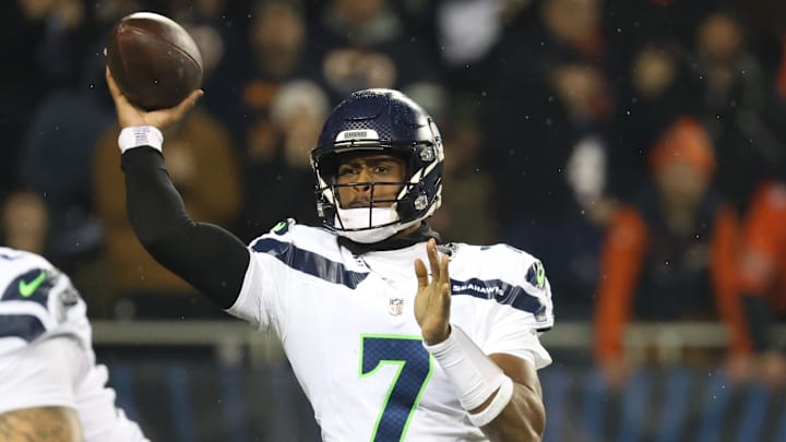 Dec 26, 2024; Chicago, Illinois, USA; Seattle Seahawks quarterback Geno Smith (7) throws a pass downfield during the first quarter against the Chicago Bears at Soldier Field. Mandatory Credit: Talia Sprague-Imagn Images Dec 26, 2024; Chicago, Illinois, USA; Seattle Seahawks quarterback Geno Smith (7) throws a pass downfield during the first quarter against the Chicago Bears at Soldier Field. Mandatory Credit: Talia Sprague-Imagn Images