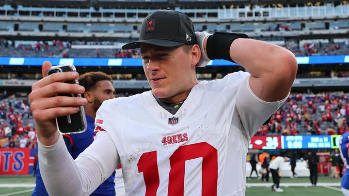 San Francisco 49ers quarterback Mac Jones (10)