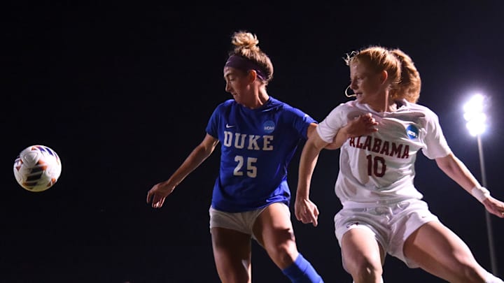 Nov 25, 2022; Tuscaloosa, AL, USA; Duke defender Jenna Royson (25) prevents Alabama forward Riley Mattingly Parker (10) from getting to a pass along the end line at Alabama Soccer Complex.
Ncaa Soccer Alabama Soccer Vs Duke Ncaa Elite Eight Nov 25, 2022; Tuscaloosa, AL, USA; Duke defender Jenna Royson (25) prevents Alabama forward Riley Mattingly Parker (10) from getting to a pass along the end line at Alabama Soccer Complex.
Ncaa Soccer Alabama Soccer Vs Duke Ncaa Elite Eight