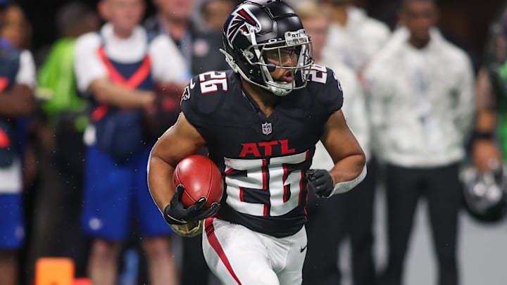 Former Atlanta Falcons running back and return specialist Avery Williams signed with the Philadelphia Eagles. Former Atlanta Falcons running back and return specialist Avery Williams signed with the Philadelphia Eagles.