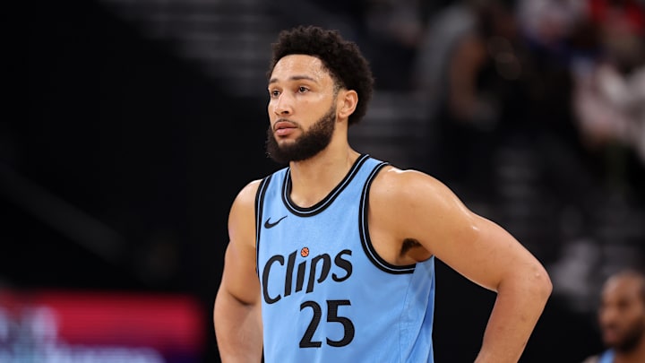 Apr 5, 2025; Inglewood, California, USA; Los Angeles Clippers guard Ben Simmons (25) looks on during the first half against the Dallas Mavericks at Intuit Dome. Mandatory Credit: Kiyoshi Mio-Imagn Images Apr 5, 2025; Inglewood, California, USA; Los Angeles Clippers guard Ben Simmons (25) looks on during the first half against the Dallas Mavericks at Intuit Dome. Mandatory Credit: Kiyoshi Mio-Imagn Images